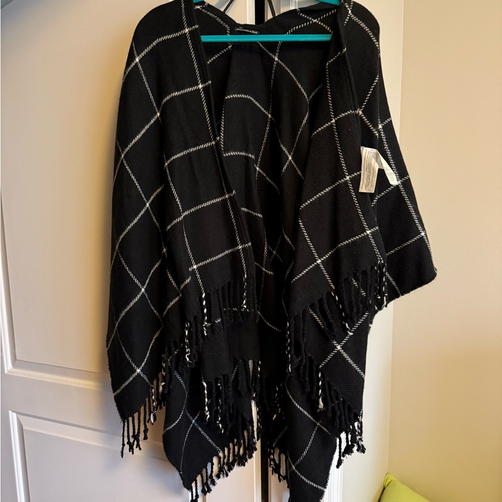Abercrombie & Fitch Black and White Checkered Shawl